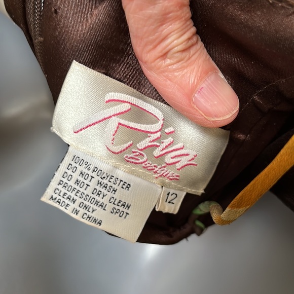 Beautiful Jeweled Riva Designs Formal Gown Special Occasion Bridal - Picture 9 of 15